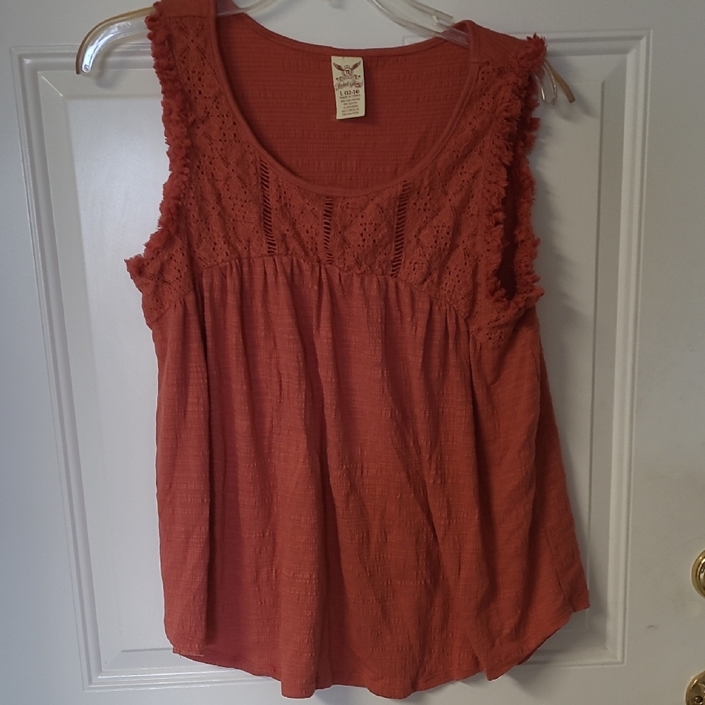 Pink Republic Lace Tank Tops in Coral and Peach - Picture 6 of 9